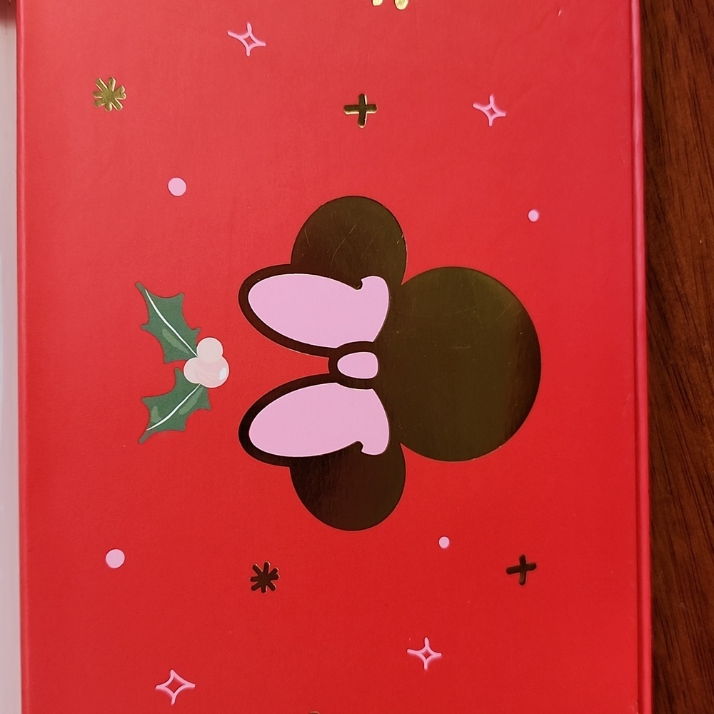 The Creme Shop Disney Red Sweetheart Spa Collection. Limited Edition - Picture 7 of 7